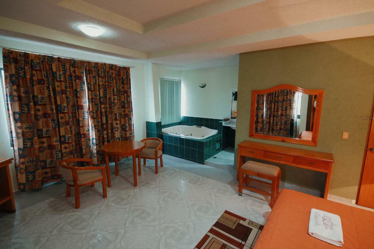 Zitácuaro Hotel El Conquistador Monarca. מראה חיצוני תמונה